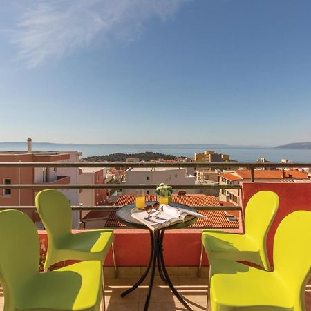 Lovely Apartment In Makarska With Kitchenette Eksteriør billede