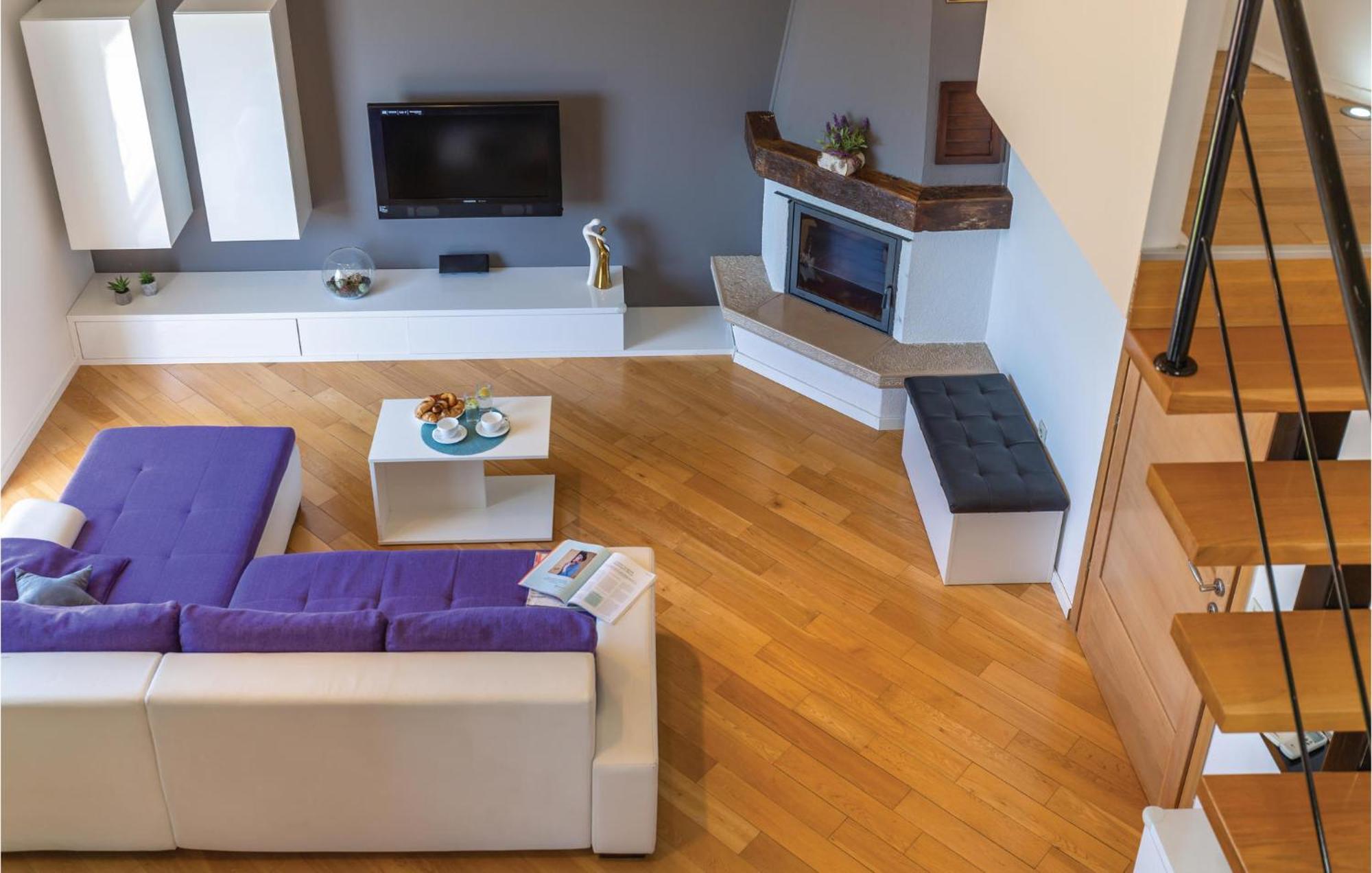 Lovely Apartment In Makarska With Kitchenette Eksteriør billede