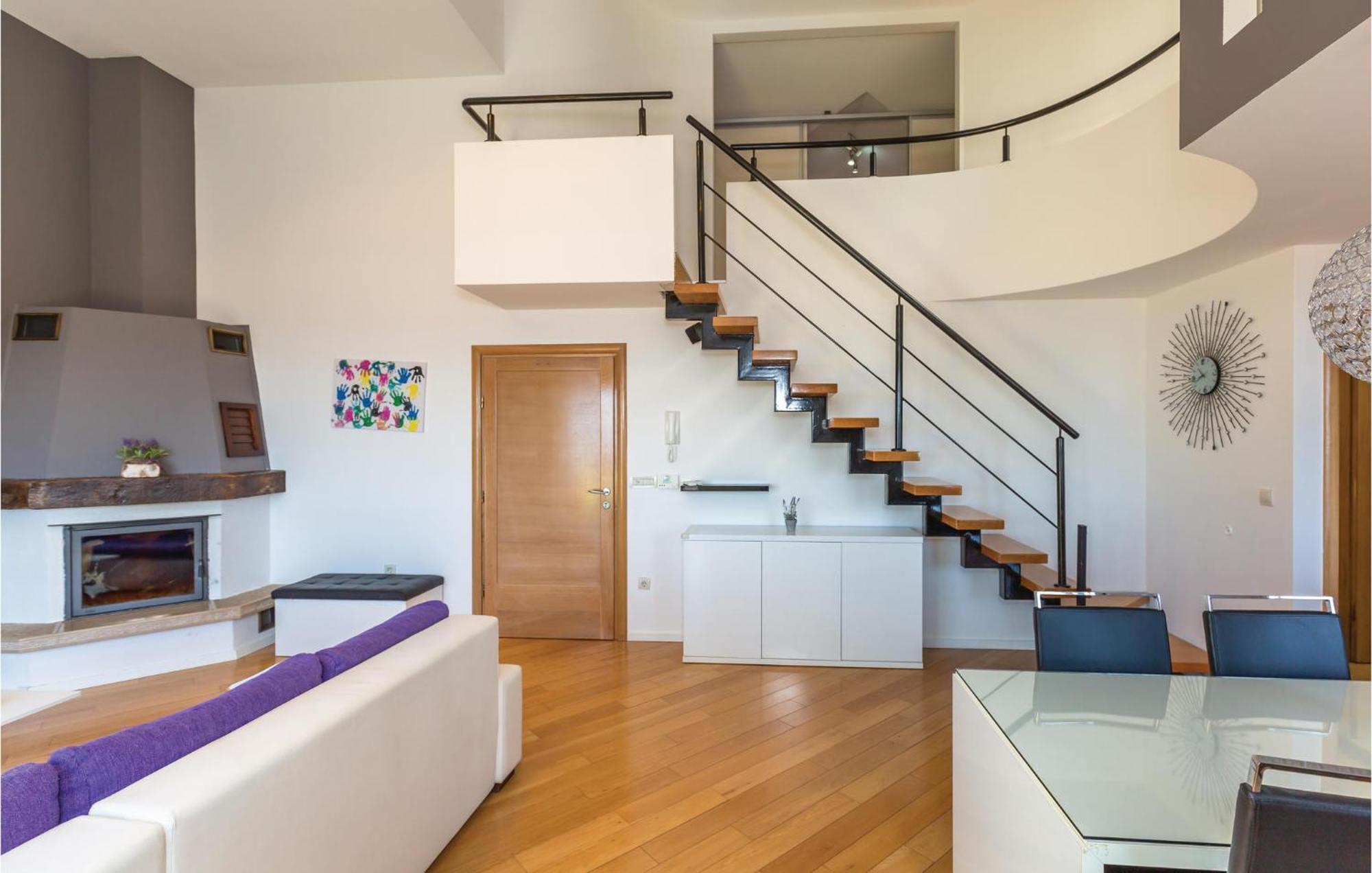 Lovely Apartment In Makarska With Kitchenette Eksteriør billede