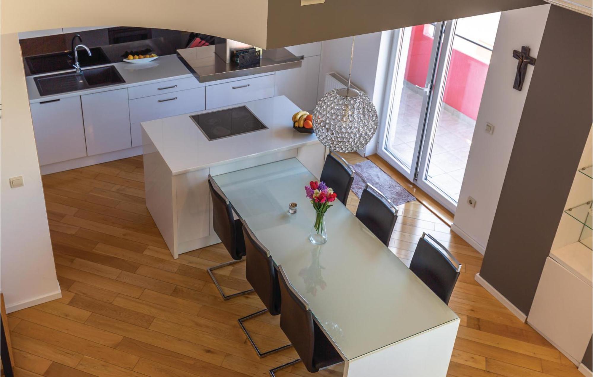 Lovely Apartment In Makarska With Kitchenette Eksteriør billede